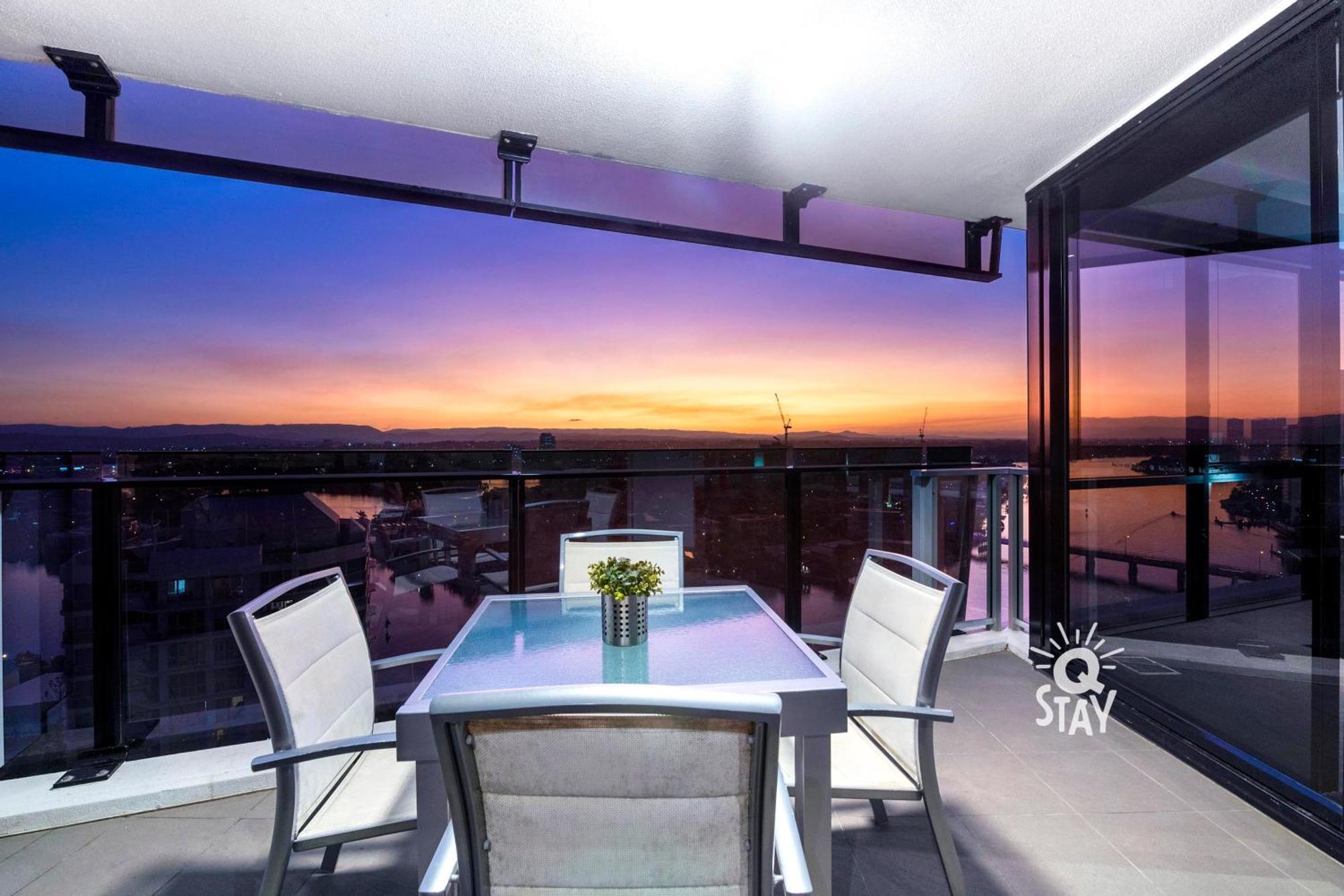Circle On Cavill Surfers Paradise Mid Week Madness Deal - Q Stay Gold Coast Eksteriør bilde